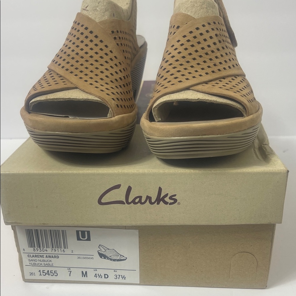 Clarks Artisan Women’s size 7 Clarene Award Tan Nubuck Comfort Wedge Sandals